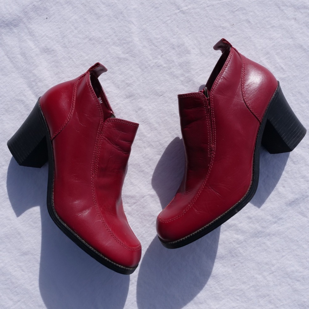 90s Newport News red leather square toed booties - Picture 7 of 8